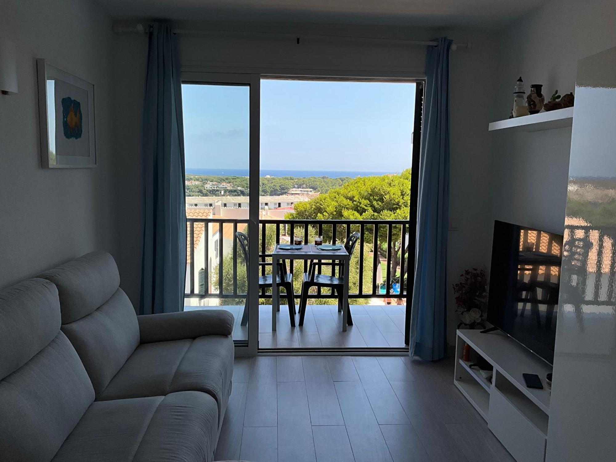 Vistas Al Mar Y La Piscina Lejlighed Arenal d'en Castell Eksteriør billede