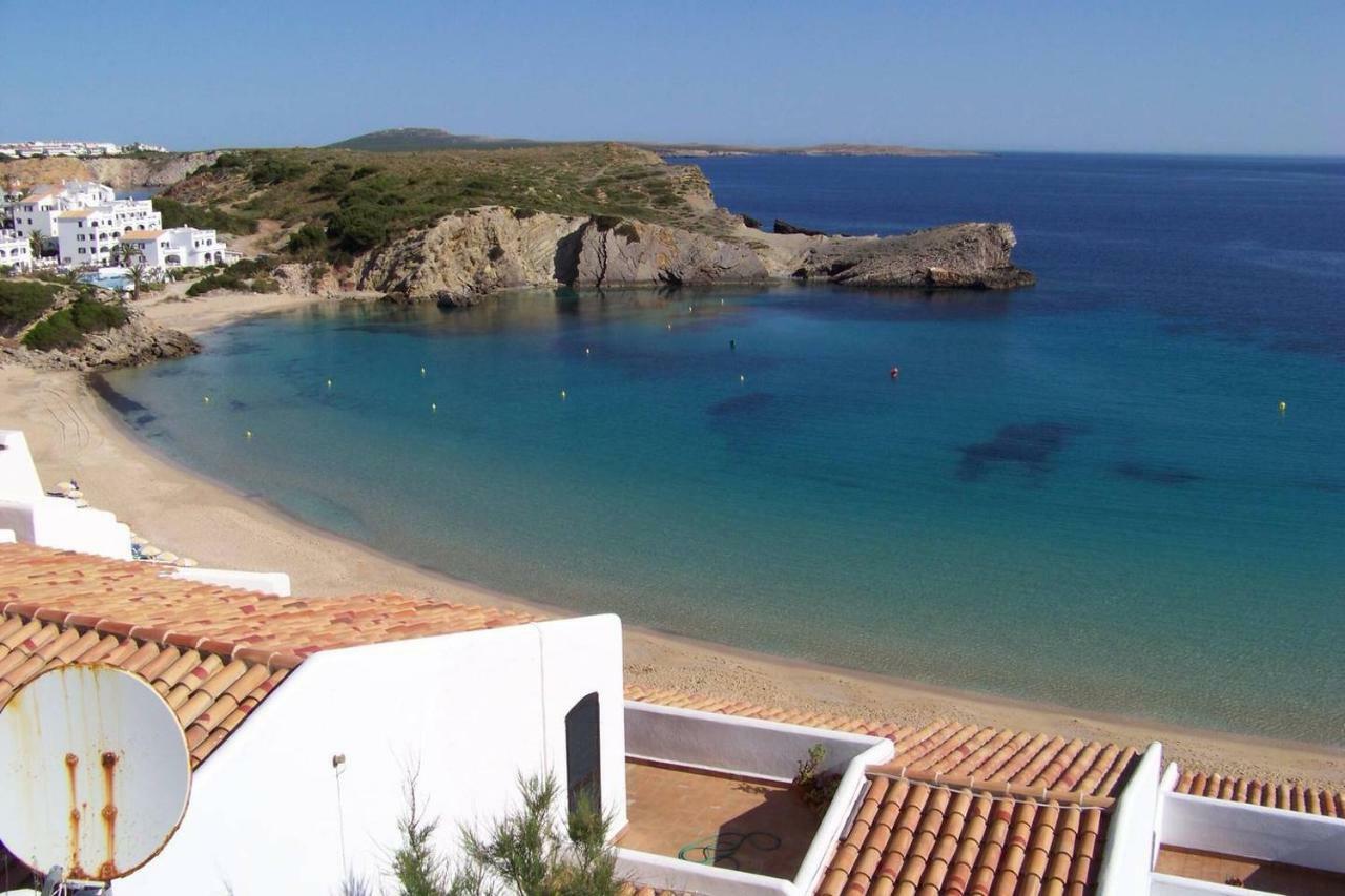 Vistas Al Mar Y La Piscina Lejlighed Arenal d'en Castell Eksteriør billede